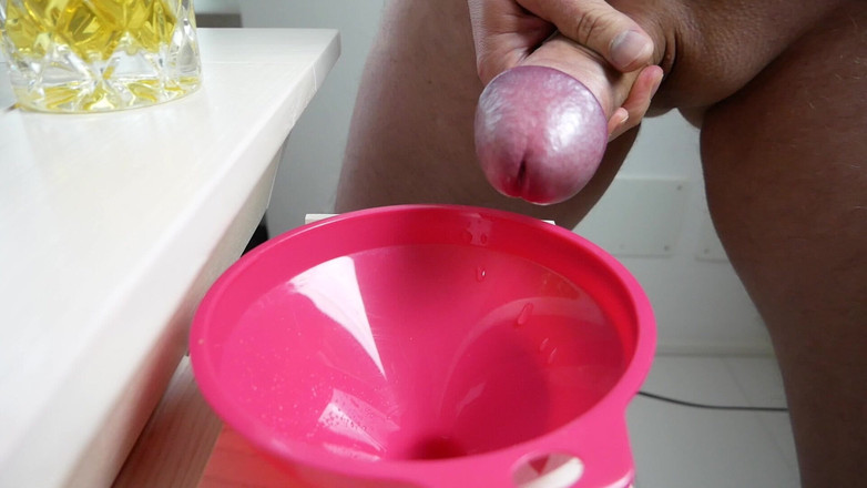 PeopleNeedCum: Aku dan Corongku!