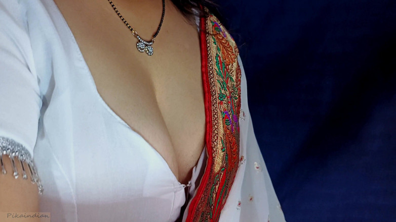 Pikaindian: Hot Sexy Desi Housewife Saree Blause Big Natural Boobs Seduce,...