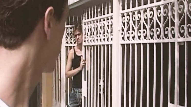 SEXUAL SIN GAY: Băieții vor pule Scena 2: Băieți musculoși se fut în cururi în sala...