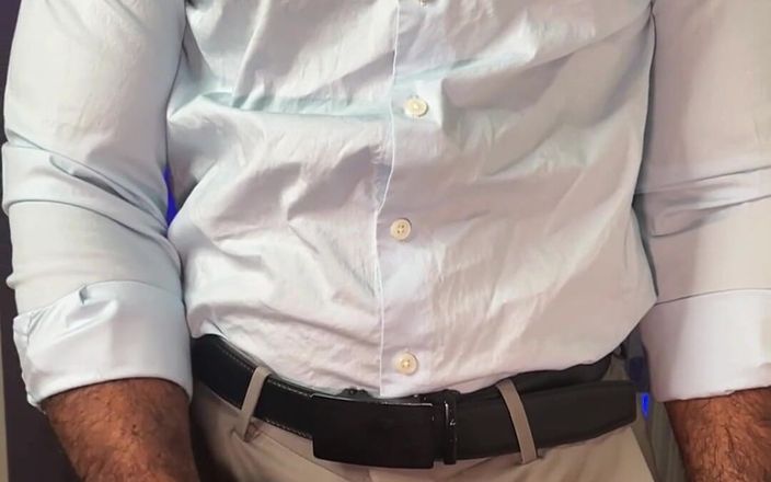 Rodrigo Amor (Gay): Business Casual