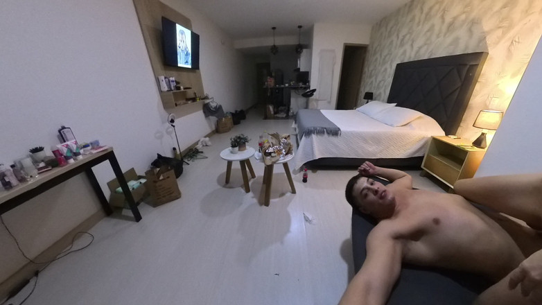 DiablaLatinaTour: Junge Venezolanerin zahlt Miete mit Sex ohne Kondom