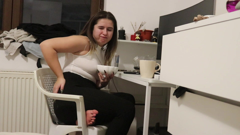 NipsAndStrips: 在我的办公桌前吃饭时