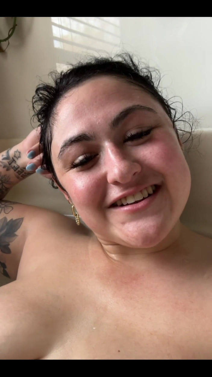 Josie Jaxxon: Pondělní aktualizace Z vany