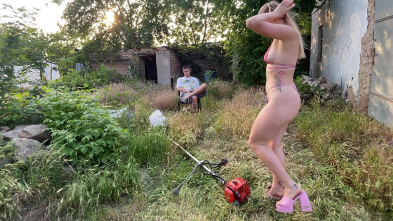 HotPrincessUA: Rabuda de salto falha em começar o trabalho molhado