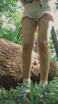Intip di hutan - gadis masturbasi di luar ruangan