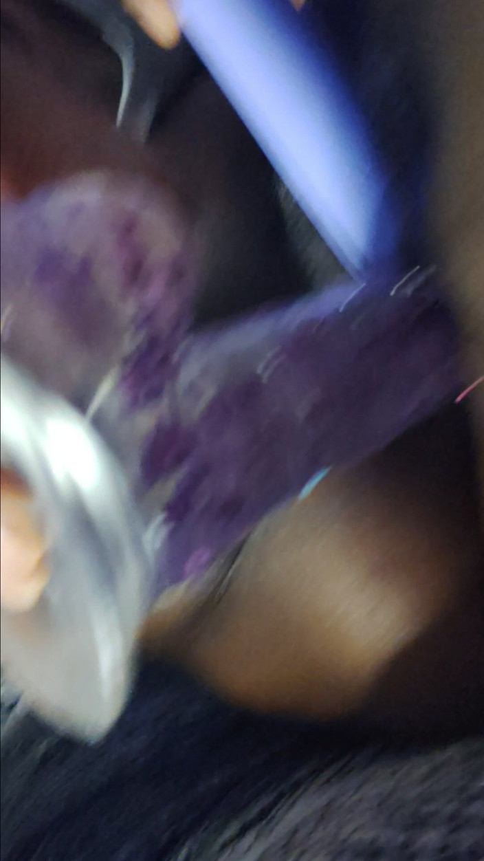 Lola Tha Pink Bunny: Lola Bunni lo infila nella sua figa!!