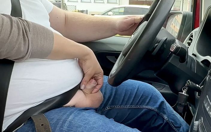 Azize Tarot: Small cock handjob in the car