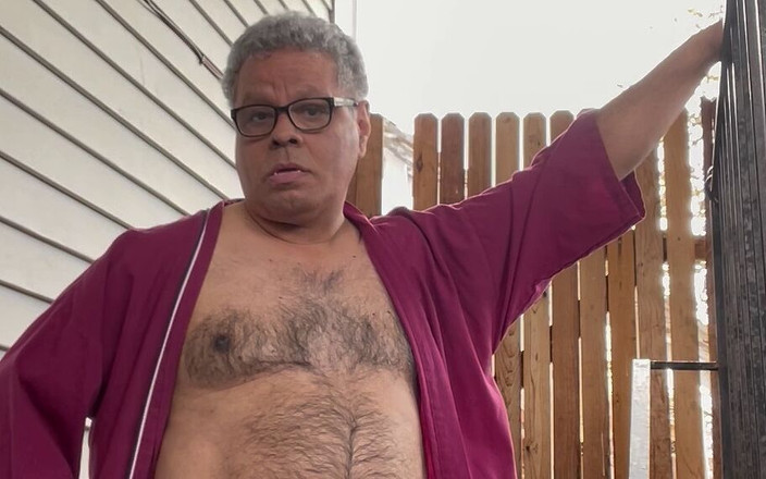 Martiinmonge: Nue à la maison