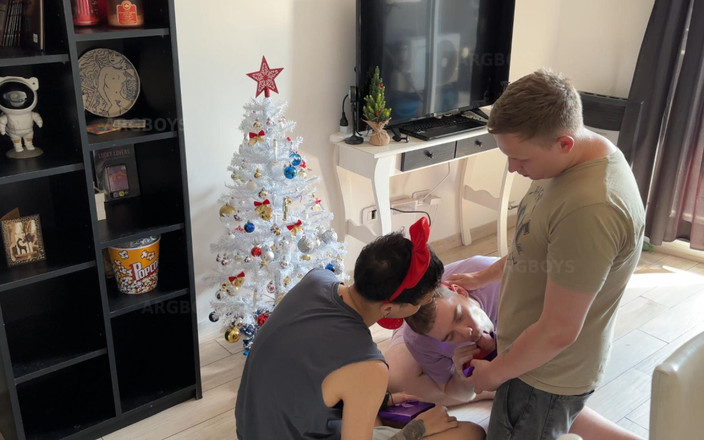 Arg Boys: Trio Di Natale Con Hardcore Anale E Facciale