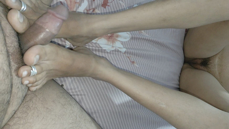 Teen18plus: Nữ sinh viên Ấn Độ làm tình trong phòng và bú cu...