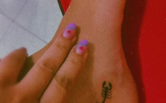 Ayumi Glows: Feet New Tattoo