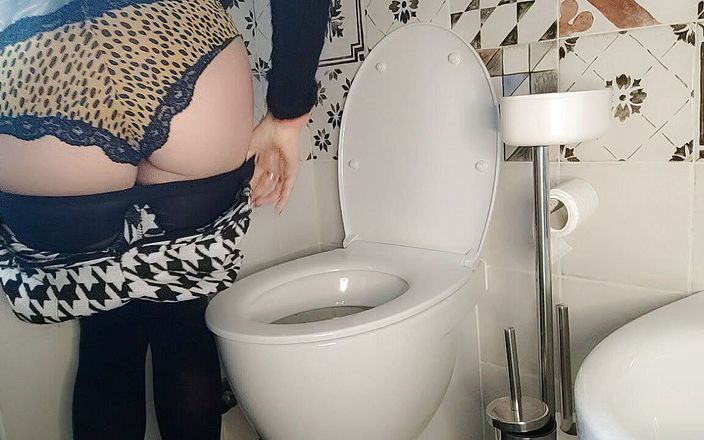 Savannah fetish dream: Only on the toilet do I feel really free