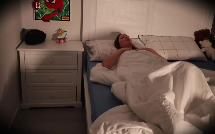 Alina Rai: Macocha nie miała nic przeciwko uzyskiwaniu świeżej spermy na swojej cipce