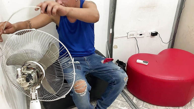 Joraul: メカチンがデカいので整備士の旦那に不貞を働く