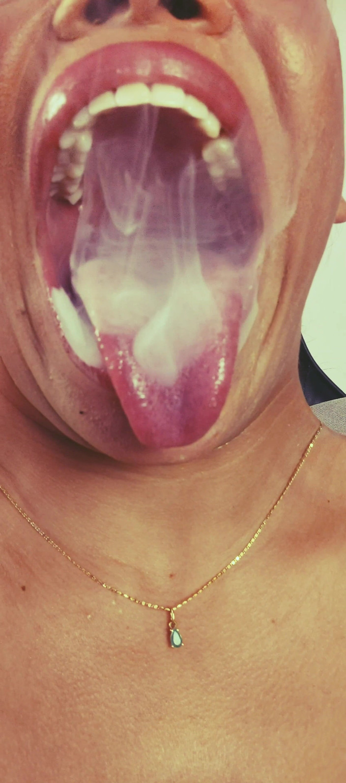 anabel693: Fetiș cu fum de gură și limbă