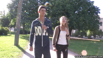Casual Teen Sex: Sexe occasionnel avec une ado magnifique