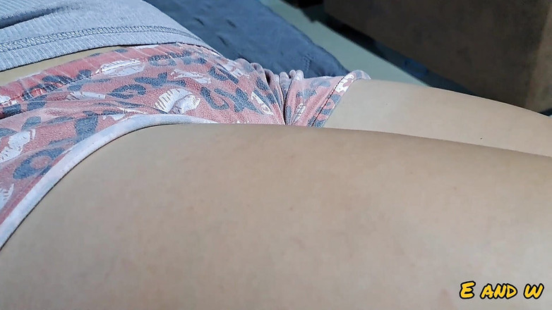 Wil9727: Atingând sânii surorii mele vitrege în patul părinților noștri