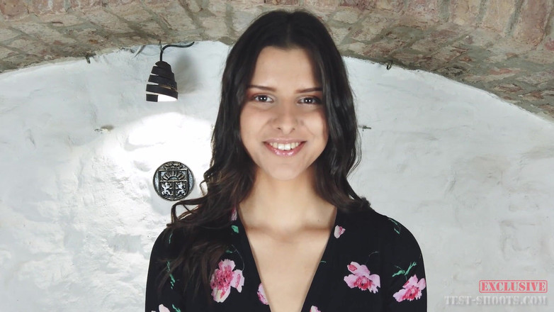 Test-Shoots: Exclusive Video with Pretty Cute Face Virgin Teen Viola Kat...