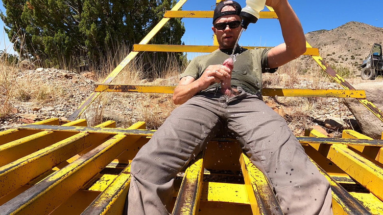 Lapetus: 내 하이킹 바지를 오줌 싸게 8번 - 완전히 흠뻑 젖어