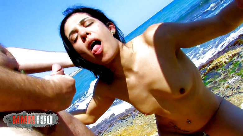 MMM100: Une nana arabe amateur se fait secouer