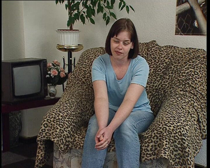 YOUR FIRST PORN: Schulmaedchen sophie Zeigt muschi सॉफ़्टक्लिप छात्रा Sophie चूत सॉफ्ट क्लिप दिखाती है