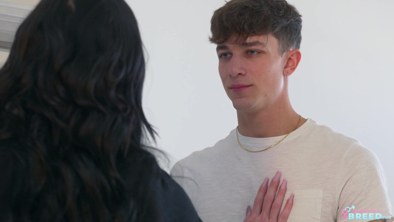 MomWantsToBreed: Fuck Me Under the Mistletoe - S4 E1