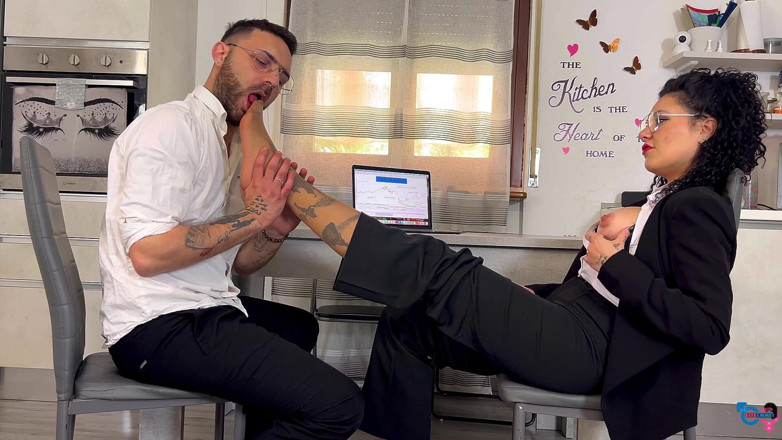 effeemme1: The Colleague with Sore Feet Gets Them Massaged and Licked...