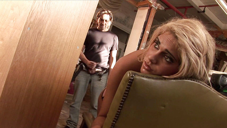 Hot Pornstars: Prsatá blonďatá milfka šuká velkého ptáka pro výstřik na obličej