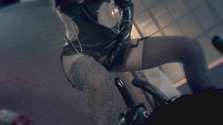 Porncentro: Kinky blonde in leather uses dude for her fuck pleasure