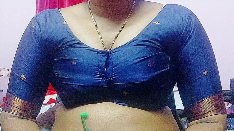 Desi Mohini: Seks panas ibu tiri desi dengan anaknya