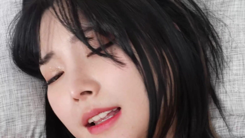 Fewoovcom: Manager Addicted to the Scent of His Idol's Discarded Panties