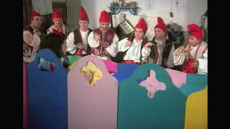 Old & Young: Śnieżka stała się Śnieżką ruchającą się z Siedmioma krasnoludkami w dupie