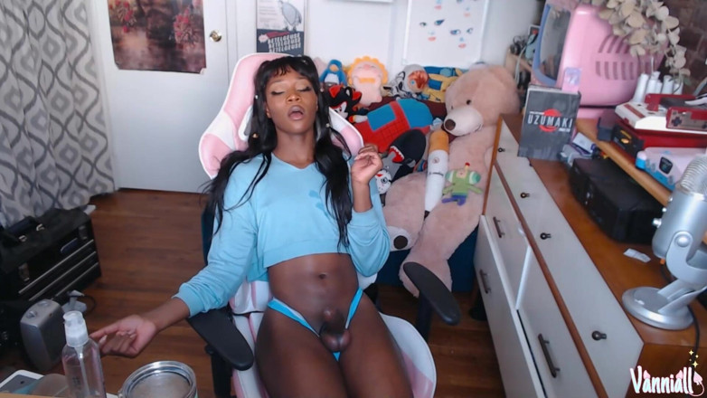 Vanniall: Sticky Cumshot Self Facial by Black Trans Girl Vanniall