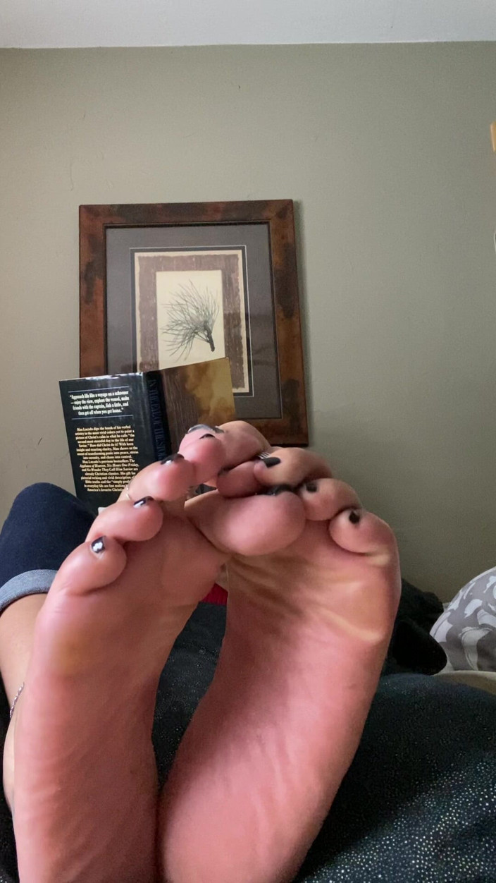 Tan feets: Tanfeets ayak tabanlarını görmezden geliyor siyah pedi