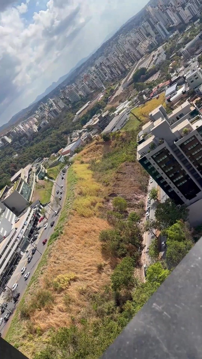 SX Producer: Pelanggan berbakat memutuskan untuk bertemu dengan pantat Nathalia Fontes