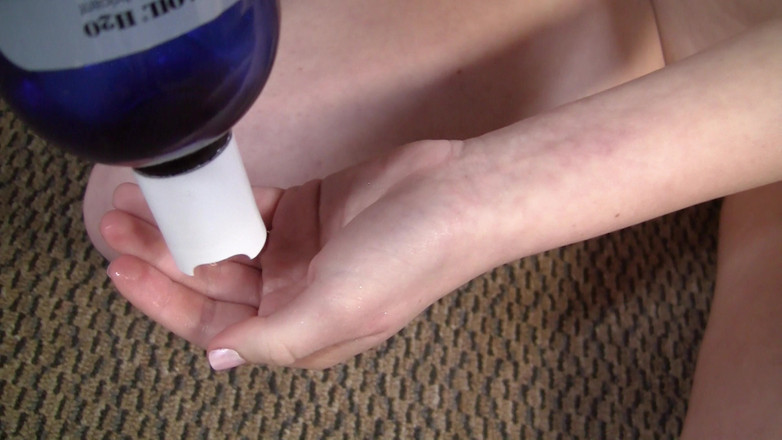 Mano Job: Lo sbatte a malapena legale