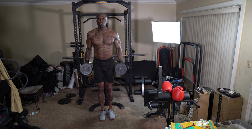 Hallelujah Johnson: 阻力训练锻炼锻炼计划必须考虑许多变量，如教授正确的运动模式