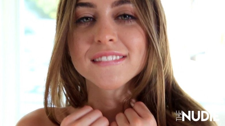 The Nudie: Riley Reid chce vykouřit tvého ptáka