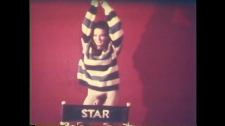 Vintage megastore: Gadis yang Bersemangat