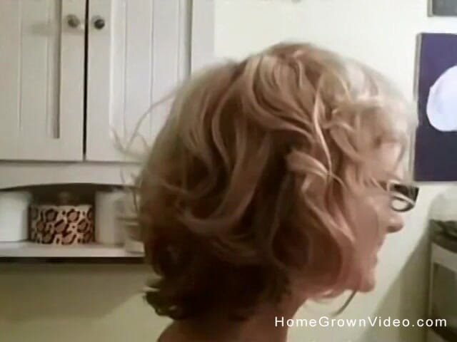 Homegrown Video: Toket si cewek nakal june cummings dientot habis-habisan sama donald...