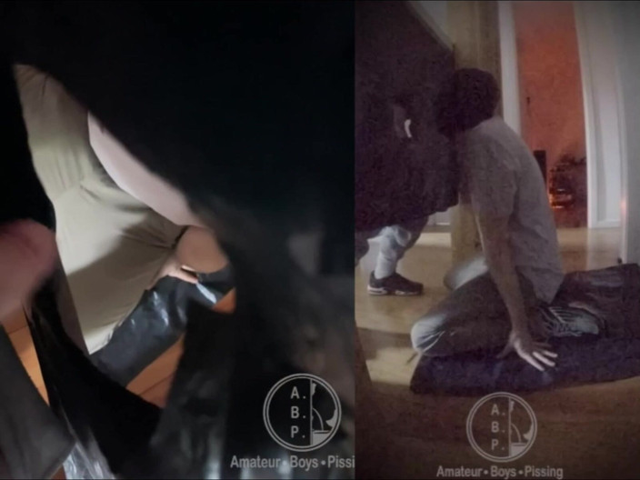 AmateurBoysPissing: Amatérský chlapec nařídil klečet, se zavázanýma očima a naštvaný do...