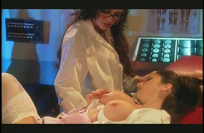Radical Lesbian: Lesbian sex with hot and skillful milf