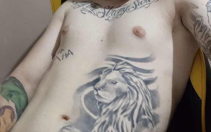 Daniel Tatuado E Safado: Mi masturbo con la mia figa giocattolo