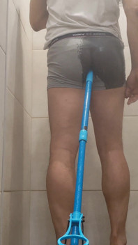 Ik heb mijn anus schoongemaakt onder de douche.