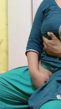 Arkadaşım para için amımı son derece sikiyor ateşli gerçek ev yapımı Hintli seks videosu Hintçe ses