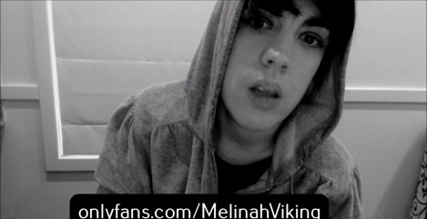 Melinah Viking: Hoodie Shyness