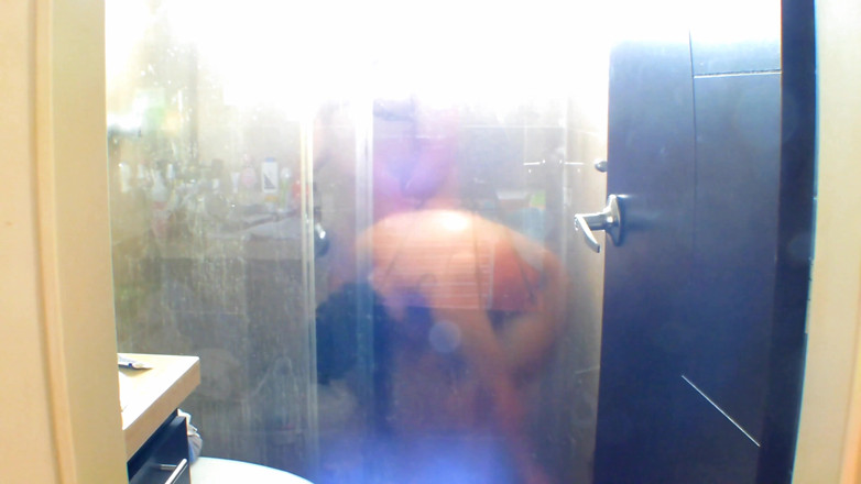 ADAMANDEVE: Surprising my neighbor in the shower with Garabas and Olpr