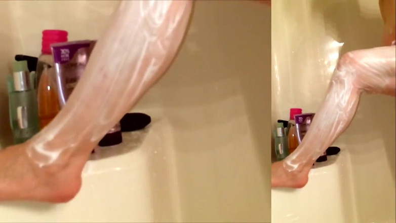 MarieRocks: Sexy Busty 60+ GILF Shaves Her Legs