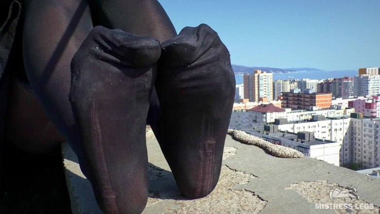 Mistress Legs: Himmelhohe Sohlenverführung: Neckende zehen von schier bis schwarz auf dem...