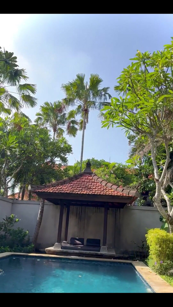 Aerie Rei: Buna dimineaţa. Iată o mai ales pentru fanii picioare